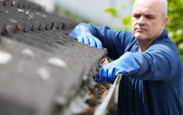 cleaning and inspecting Cradhlastadh roofs